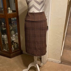 NWT Medium Lularoe Cassie pencil skirt-brown and black houndstooth design